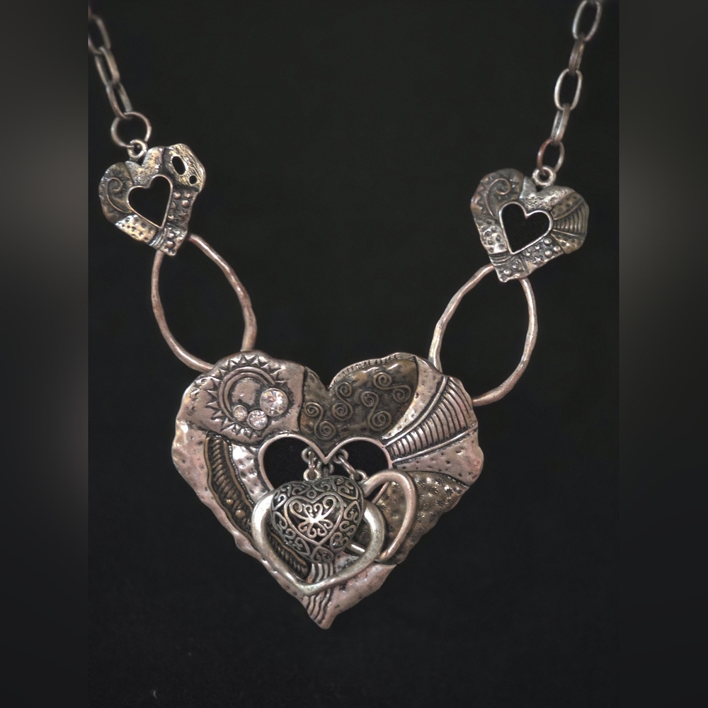 Vintage Heart Pendant Necklace and Earring Set - Picture 3 of 12